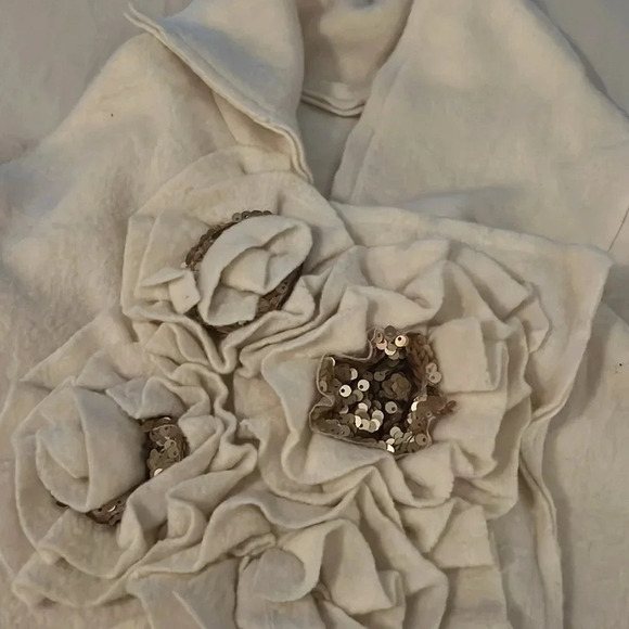 Anthropology size medium but fits like a large - Picture 4 of 5